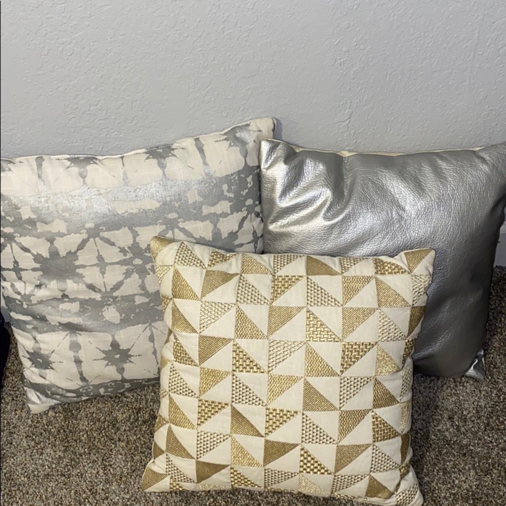 Decorative target pillows (3)
